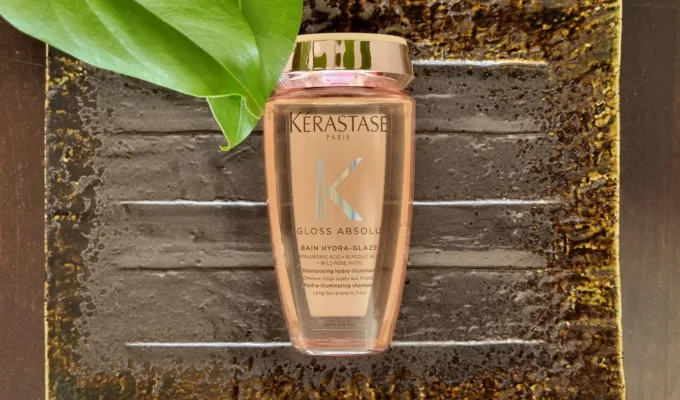 Shampoo for frizzy hair