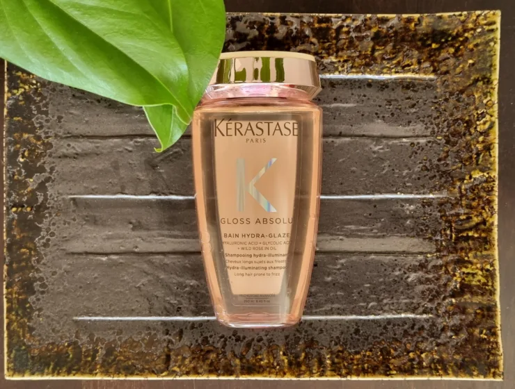 Shampoo for frizzy hair