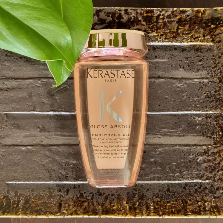 Shampoo for frizzy hair